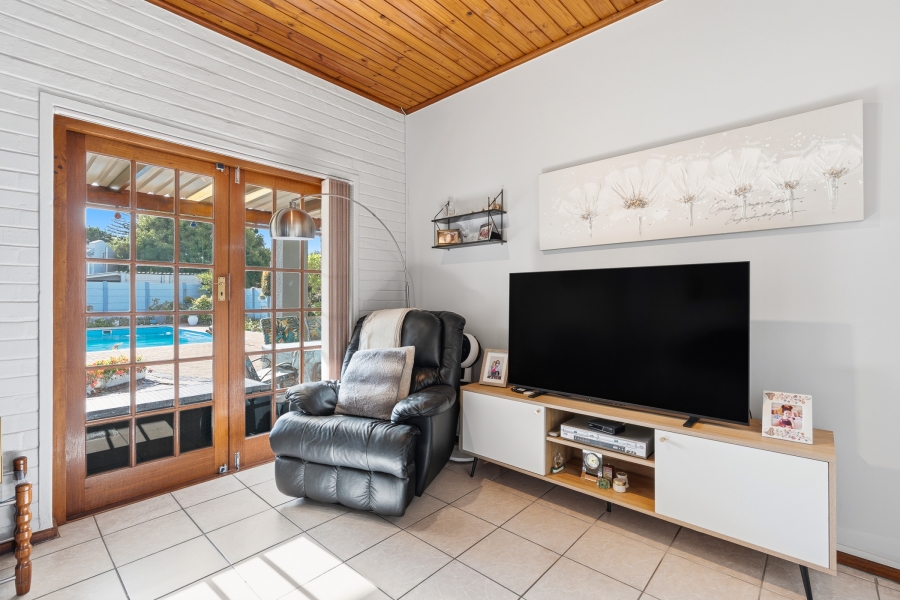 4 Bedroom Property for Sale in Edgemead Western Cape